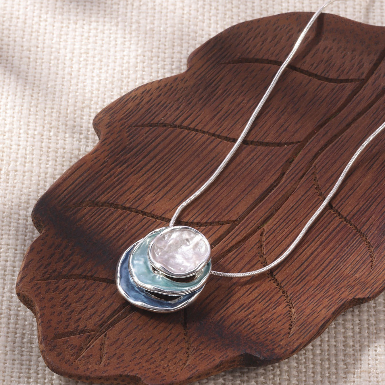 1pc Elegant Blue Enamel Pendant Necklace for Men - Zinc Alloy with Golden Accents, Twisted Rope Chain Design, Sophisticated Accessory for Formal or Casual Attire